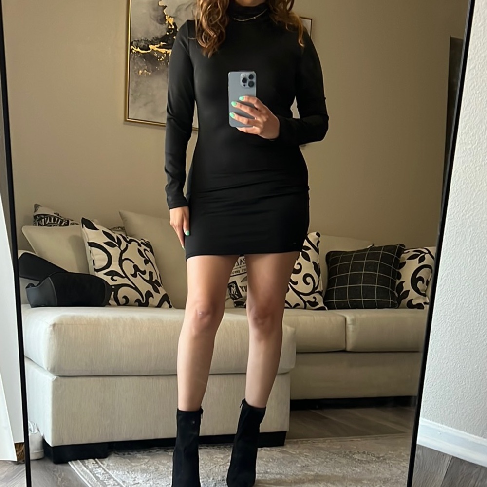 Elegant Black Long Sleeve Dress
